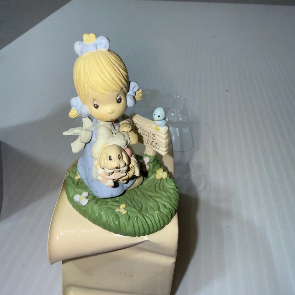 Precious Moments July Figurine Unisex OS Blue Good 1989 Enesco 573477 Puppy Bird